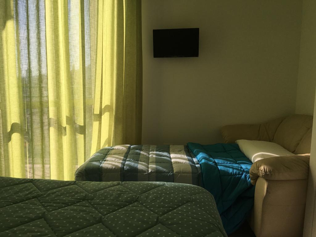 Top Floor Rentrooms Napoli Room photo
