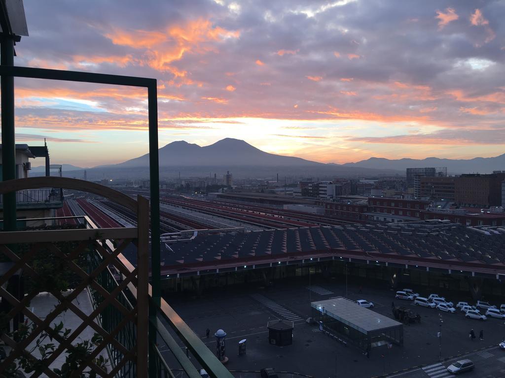 Top Floor Rentrooms Napoli Room photo